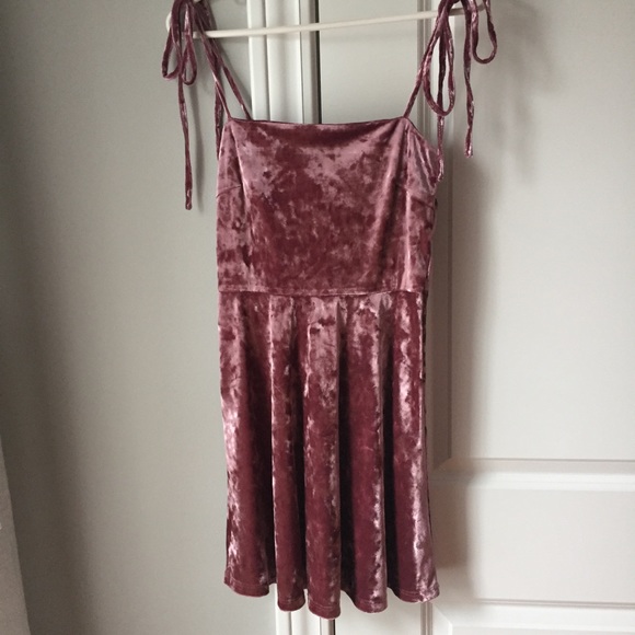 Forever 21 Dresses & Skirts - NWOT pink crushed velvet dress